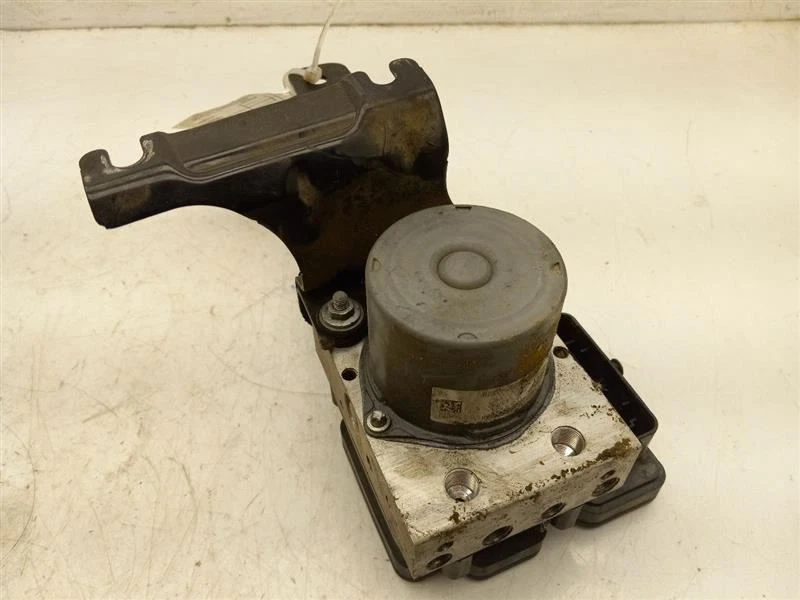 Anti-Lock Brake Part Assembly 15 Chrysler 200 68234916AA - Image 1 of 4