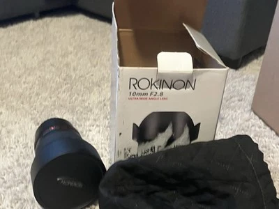 Lente Rokinon Cine DS 10 mm T3.1 con montaje MFT para Olympus y Panasonic Foto 1 de 4