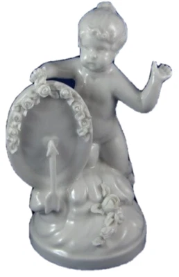 Antigua estatuilla putto francesa de porcelana figura de porcelana París Francia Foto 1 de 4
