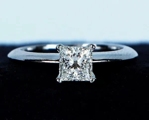 $5000 Tiffany Co Classic Platinum 0.54ct I VVS1 Princess Diamond Engagement Ring - Picture 1 of 10