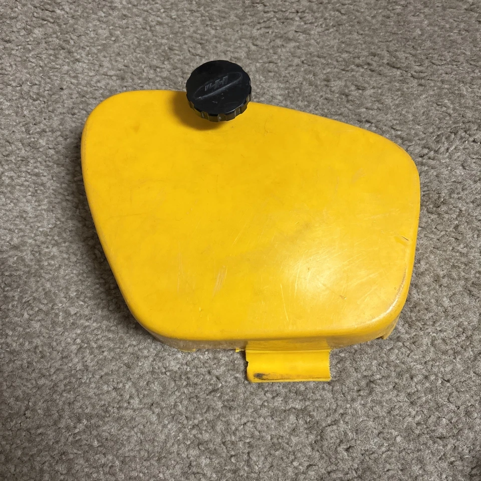 二手 原始设备制造商 本田 CT200 CT90 右侧保护套 黄色 83600-003-010XB 破损 — 第 1/4 张图片