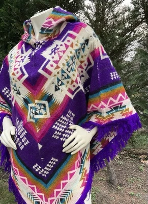 Poncho de lana de alpaca, estilo en forma de V, púrpura, ligero pero súper suave y cálido Foto 1 de 4