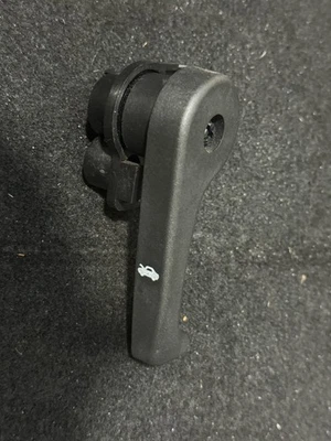 Manija de liberación del capó Kia Soul 2014-2019 OEM - Hyundai Kia genuino Foto 1 de 3