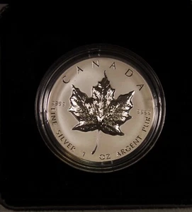 1oz 2022 Fine Silver Coin - Ultra-High Relief Maple Leaf - Picture 1 of 4