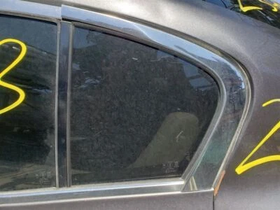 09-15 INFINITI G37/Q40 sedán conductor trasero puerta izquierda ventilación vidrio OEM 82263JK000 Foto 1 de 4