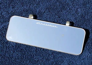Vintage Chevy Visor Mirror Vanity Mirror Script Accessory Clip On Bowtie GM - Foto 1 di 8