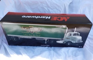 Boxed 1:25 scale 1954 ERTL / RC2 GMC ACE Hardware Semi w/ Great Dane trailer - Picture 1 of 8