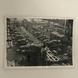 Vintage Renault Factory Building Press Photo Photograph Print Machines Worker + - Picture 1 of 4