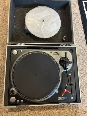 Marathon MA-1200E Series DJ Turntable in Case - Image 1 of 4