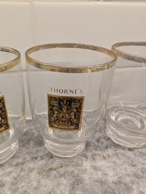 Juego de 4 vasos vintage Thorne's Scotch Whisky Rocks con borde dorado Foto 1 de 4