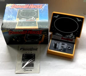 Vintage 1982 EPOCH - CASA DI DRACULA - Gioco LCD da tavolo (come nuovo) - Foto 1 di 23