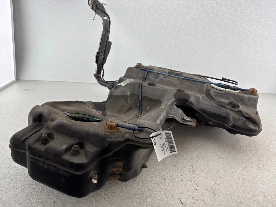 Audi A4 Quattro 2008-2015 AWD depósito de tanque de gasolina con cuello de llenado OEM Foto 1 de 4