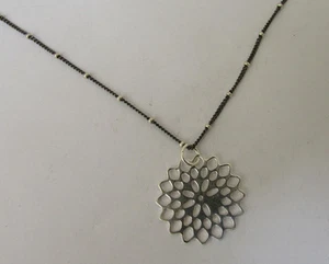 Collar de cadena de bola negra oxidada con colgante de mandala de plata de ley toda la longitud - Imagen 1 de 2