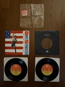 BRUCE SPRINGSTEEN ~ COVER ME / BORN TO RUN ~ TWOFER 7" UK 45 SET WITH STICKER - Picture 1 of 2