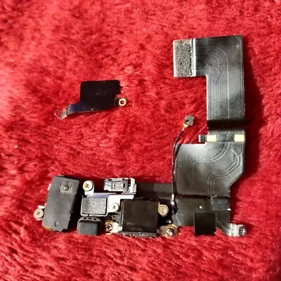 OEM Apple iPhone SE Negro Puerto de Carga Base Micrófono Tornillos Altavoz Flex Repuesto Foto 1 de 2