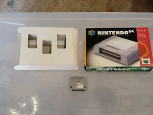Genuine OEM Nintendo 64 N64 Controller Pak Memory * In Original NMINT BOX * - Picture 1 of 7