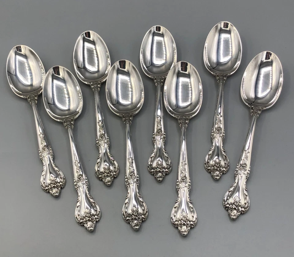 Juego de 8 cucharas soperas ovaladas de plata de ley Delacourt by Lunt 6 7/8" Foto 1 de 4