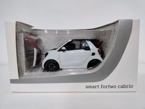 Smart Fortwo Cabrio 1:18  Norev  - Foto 1 di 9