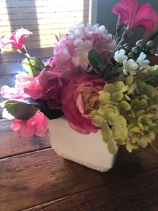 NWOT Home Goods Silk Flower Planter with Ceramic Pot - Foto 1 di 5