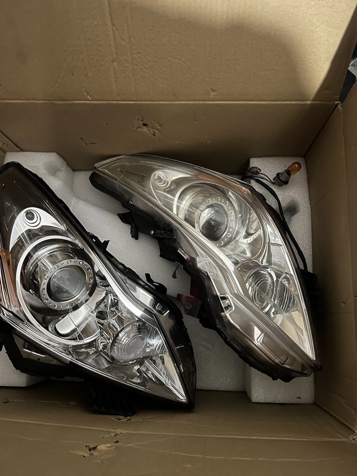 Juego de pares de faros delanteros para 11-12 Infiniti G25/10-13 G37 sedán izquierdo y derecho Foto 1 de 4