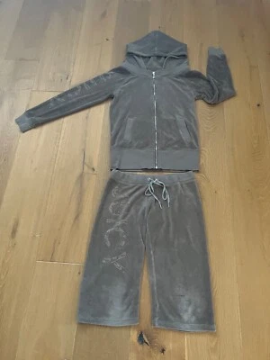 Pantalones pequeños recortados de felpa TAUPE adornados de alta costura jugosa de colección y sudadera con capucha grande Foto 1 de 4