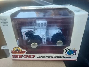2003 1/64 Scale Modern Field Edition Big Bud 16V-747 Tractor #40039 By F.F. Ertl - Picture 1 of 9