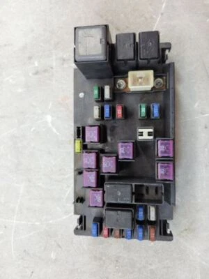 2008 2009 2010 2011 SUBARU IMPREZA ДВИГАТЕЛЯ ПРЕДОХРАНИТЕЛЬ КОРОБКА 82241FG010 - Изображение 1 из 4