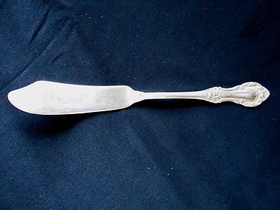 CUCHILLO MANTEQUILLA MAESTRO ROSA SALVAJE INTERNACIONAL PLATA ESTERLINA~SIN MONOGRAMA~36gr Foto 1 de 2