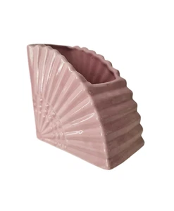 Fioriera da interno vintage in ceramica rosa a forma di ventaglio - Foto 1 di 9