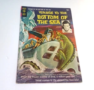 VOYAGE TO THE BOTTOM OF THE SEA MAY #8 1967 RICHARD BASEHART COMIC BOOK VINTAGE - Bild 1 von 2