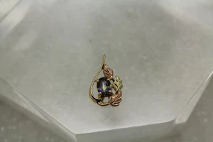 Colgante HOJA DE ALEJANDRITA LÁGRIMA Oro Tricolor 10k Firmado - Imagen 1 de 5