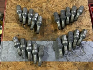 Original Mercedes W124 W201 W129 Radbolzen Radschrauben Schrauben 72mm Kugelbund - Bild 1 von 3