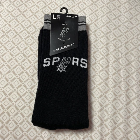 San Antonio Spurs PWKY Mens Socks. No 2 Classic Fit. Size Lg Fits Shoe Size 6-12 Cover