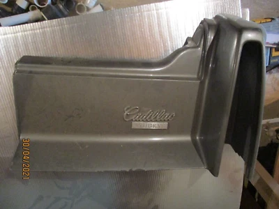 Б/У ОРИГИНАЛЬНОЕ РАСШИРЕНИЕ ПРАВОГО ЗАДНЕГО КРЫЛА CADILLAC DeVILLE 1988 ГОДА ХРАНИЛОСЬ 20 ЛЕТ В ПОМЕЩЕНИИ! - Изображение 1 из 4