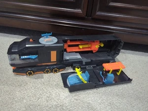 HOT WHEELS Fast & Furious Spy Racers Command Hauler Mobile Spy Headquarters 2020 - Picture 1 of 9
