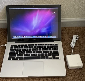 Apple MacBook 13" a1278 2008 2 GHz Core 2 Duo, DVD, osX 10,7 funcionando (batería incorrecta) - Imagen 1 de 12