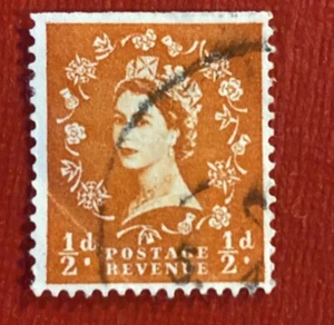 1959 QUEEN ELIZABETH II - 1/2 - “.5”Postage Stamp- Red / Orange - Picture 1 of 2