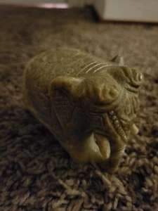 Limestone Elephant Statue - Bild 1 von 4
