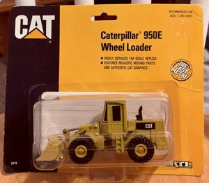 1990 ERTL Caterpillar 950E Wheel Loader, 1:64 Scale Diecast w/ Original Box - Picture 1 of 3
