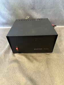 Astron RS-20A Regulated Power Supply 20 Amps 13.8 VDC - Zdjęcie 1 z 5