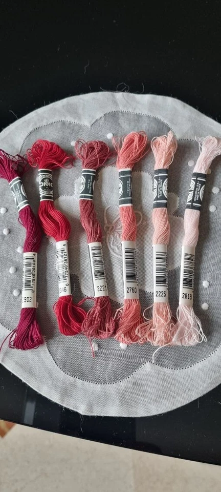 mercerie ancienne  6 échevettes fil fleur à broder  DMC  lot rose - Photo 1/1