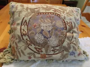 Aubusson Needlepoint Pillow Cover no tag 18” X 16” Floral Ring Roses Tassels EUC - Picture 1 of 16