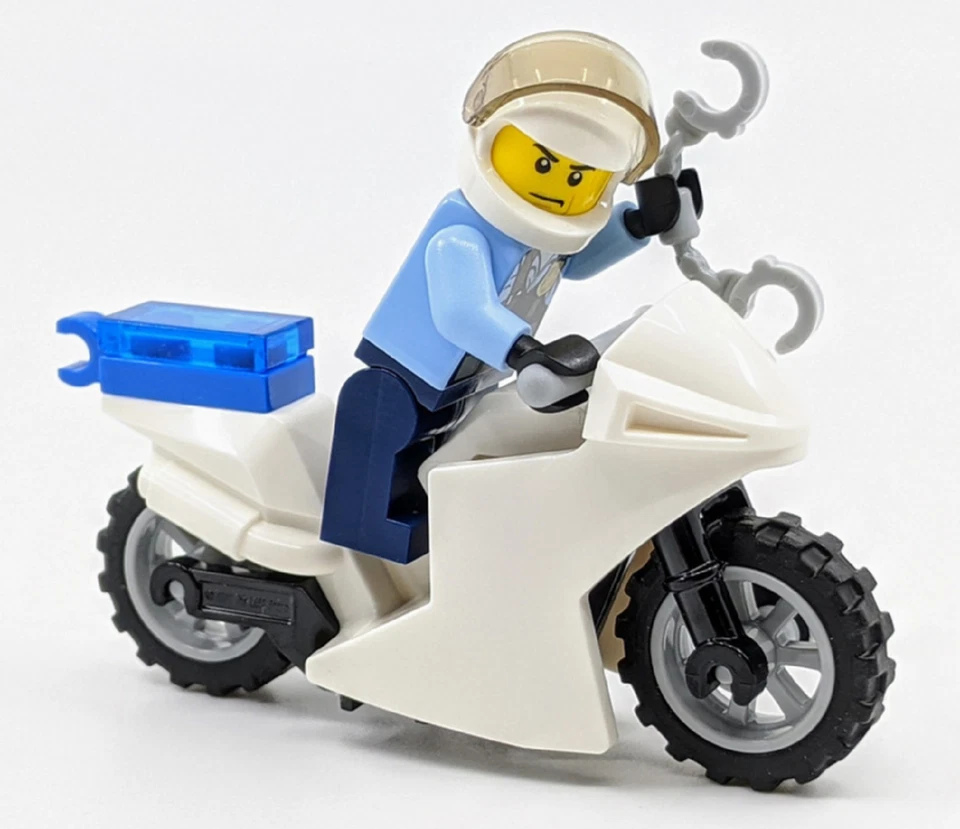 LEGO City: Police Officer with Motorcycle Plastic comes in Clear Polybag - Image 1 of 1
