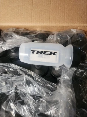 Wholesale lot Case of 25 Trek Voda 21 oz. Water Bottles New - Image 1 of 3