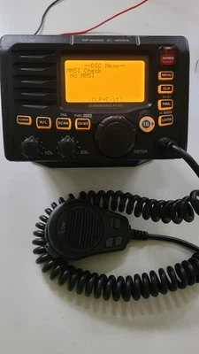 ICOM IC-M504 Ricetrasmettitore VHF Marino con Microfono HM-126B Trasparente MMSI - Immagine 1 di 4