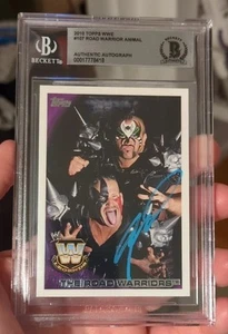 Tarjeta Topps Beckett encapsulada Road Warrior Animal firmada WWE HOF 2010 - Imagen 1 de 1