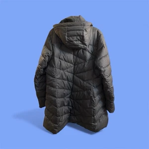 DAMEN MARMOT VARMA mittellanger DAUNENMANTEL 700 DAUNENFÜLLUNG POWER KAPUZENMANTEL schwarz - Bild 1 von 10