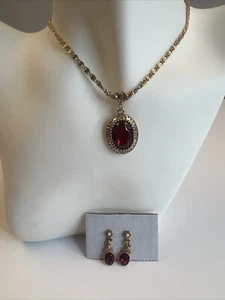 Vintage 1928 Necklace Ornate Red Oval Pendant Signed Gold Tone 18” w/Earrings - Picture 1 of 8