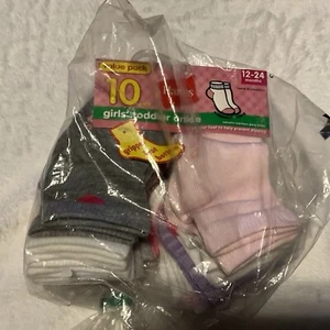 HANES TODDLER GIRL’S 10pk ANKLE SOCKS 12-24M GRIPPER FOOT BOTTOM BRAND NEW - Picture 1 of 22