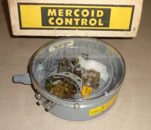 MERCOID CONTROL DA 31-2 RG 4 PRESSURE SWITCH DA31-2-RG-4 DA312RG4 1/4" NPT NEW - Picture 1 of 6